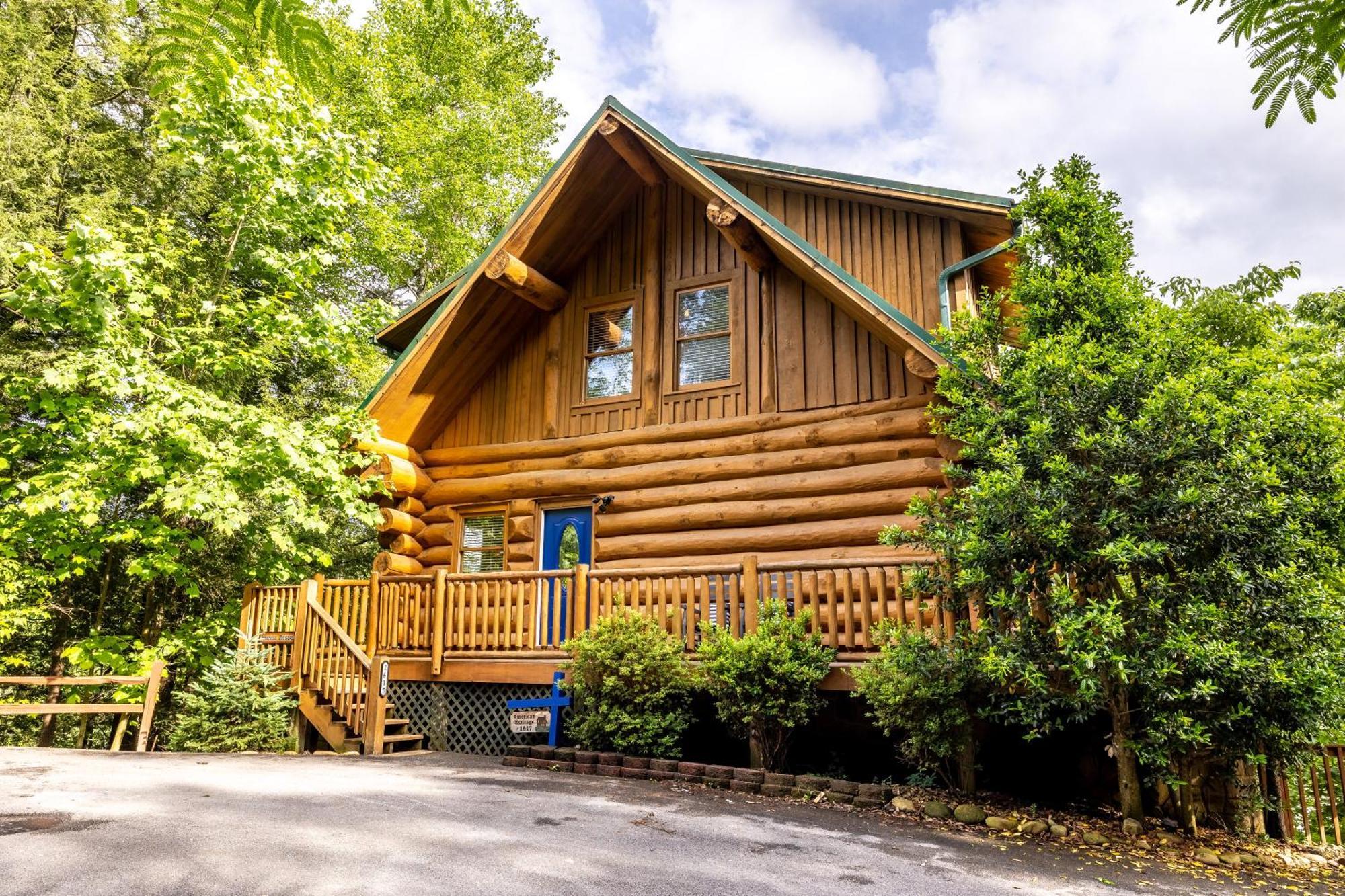 Smokies Boutique Cabins: Mountain Retreat with Resort Amenities Gatlinburg Exterior photo