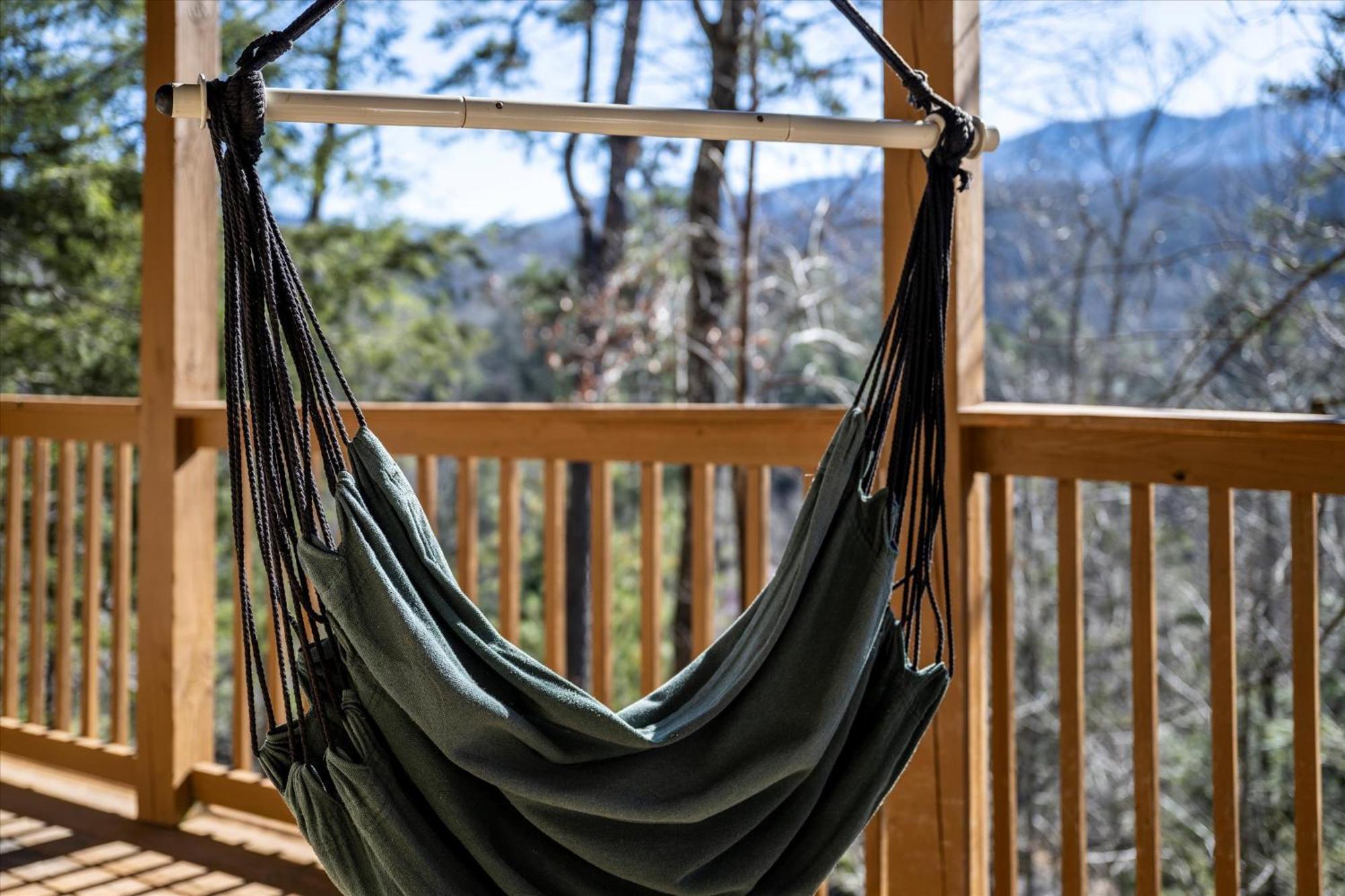 Smokies Boutique Cabins: Mountain Retreat with Resort Amenities Gatlinburg Exterior photo